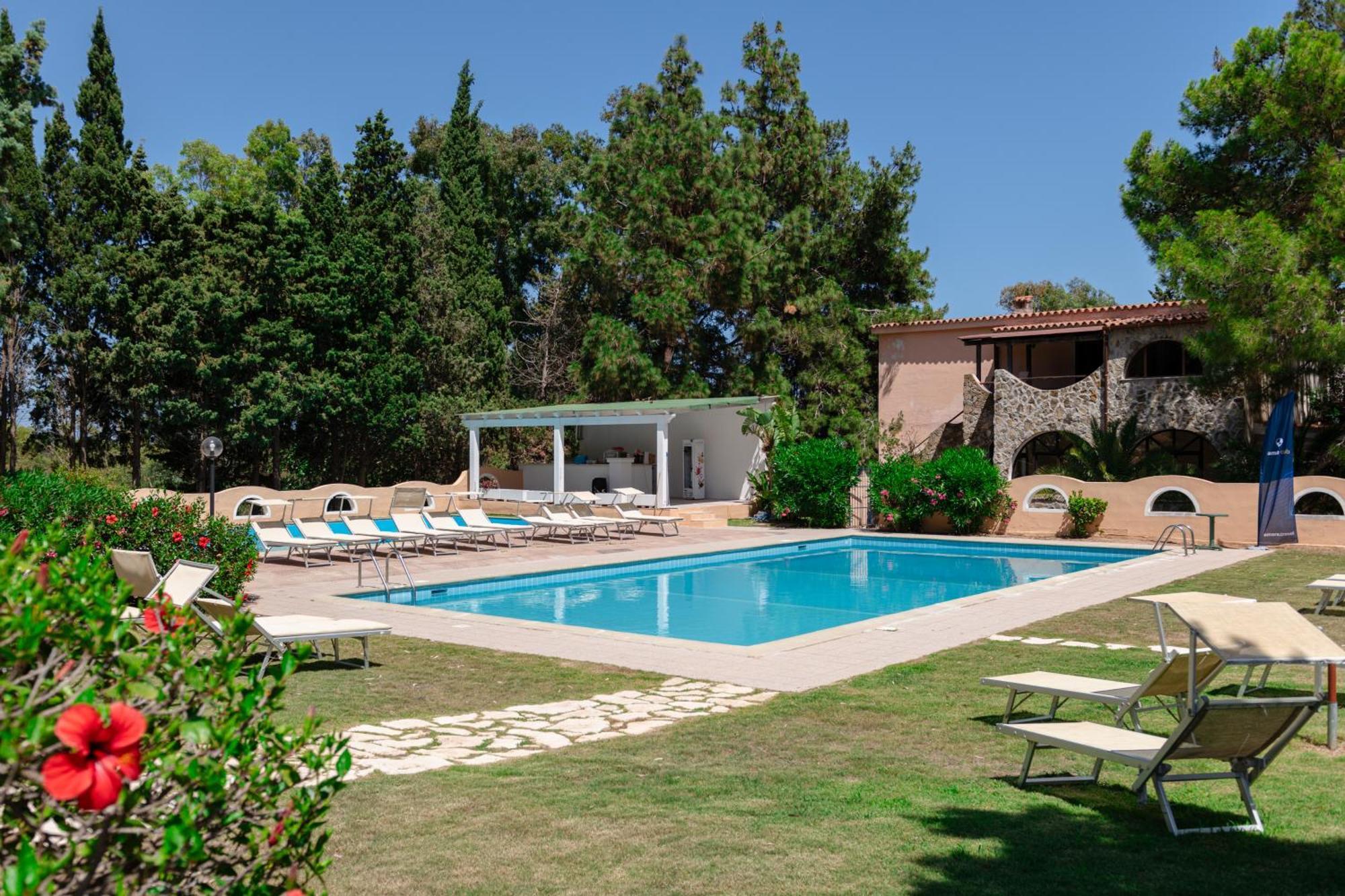Hotel Amareclub Rocca Dorada Santa Margherita di Pula Zewnętrze zdjęcie