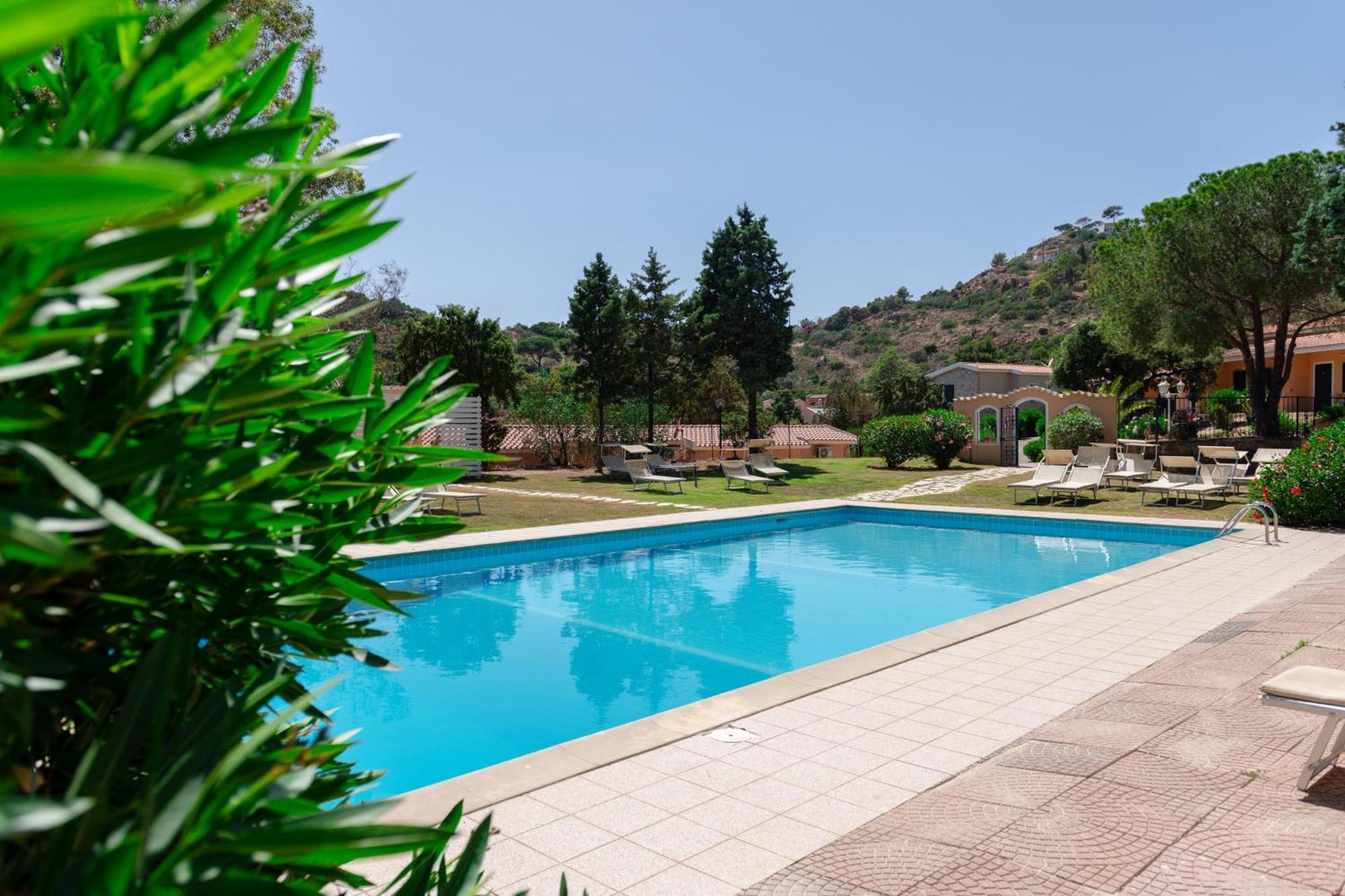 Hotel Amareclub Rocca Dorada Santa Margherita di Pula Zewnętrze zdjęcie