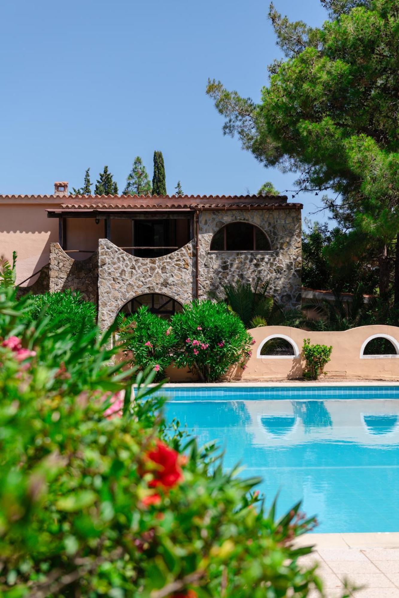 Hotel Amareclub Rocca Dorada Santa Margherita di Pula Zewnętrze zdjęcie