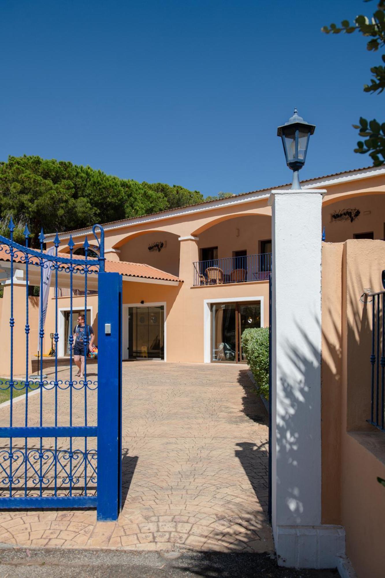 Hotel Amareclub Rocca Dorada Santa Margherita di Pula Zewnętrze zdjęcie