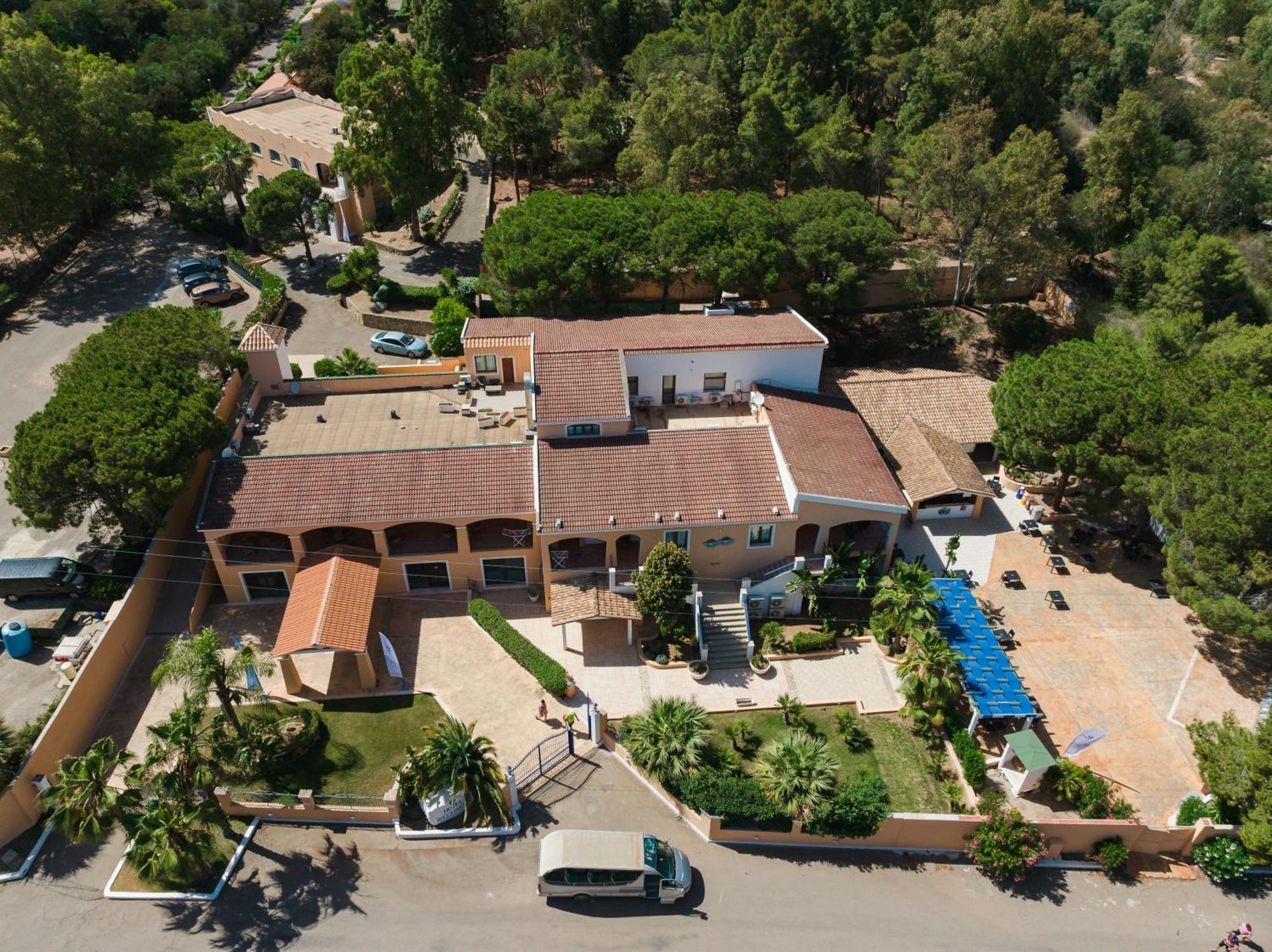 Hotel Amareclub Rocca Dorada Santa Margherita di Pula Zewnętrze zdjęcie