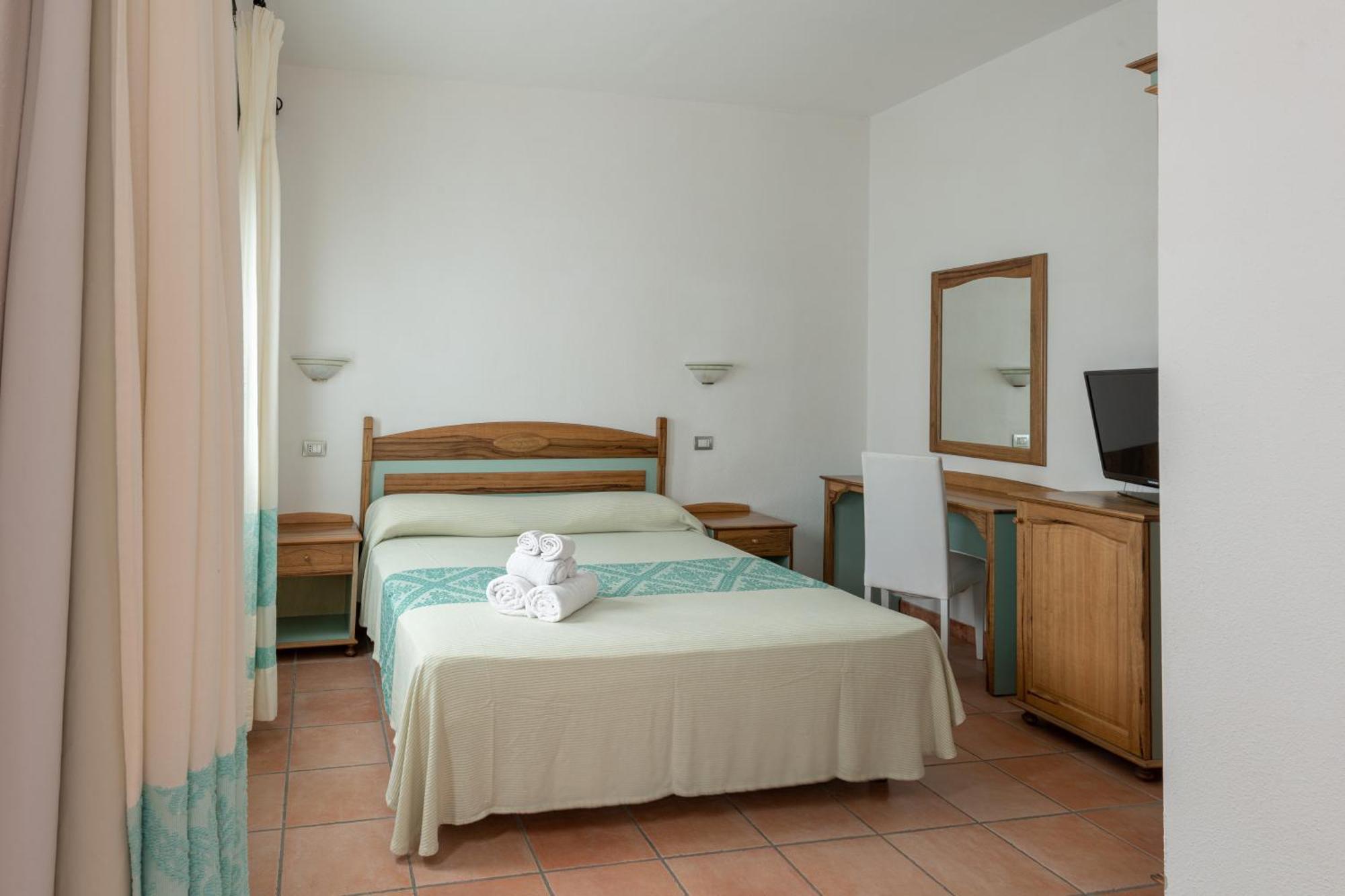 Hotel Amareclub Rocca Dorada Santa Margherita di Pula Zewnętrze zdjęcie